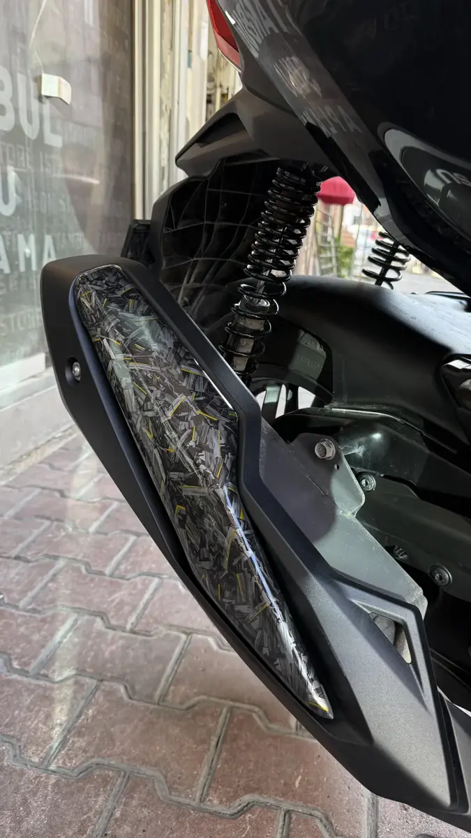Forza Forget Desen Kapak Seti 5'li — Ön Çamurluk + Far Üstü + Varyatör + Egzoz + Piano Black Far Altı Winglet (2023-2026) - ek görsel