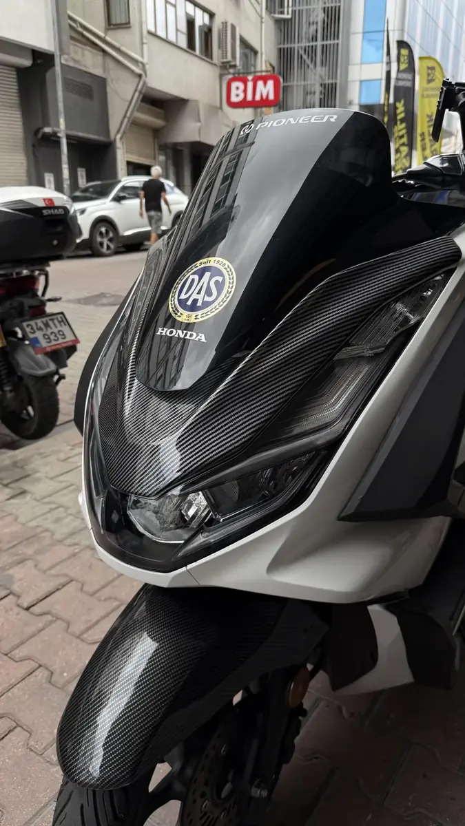 Pcx ön far üstü karbon desen kapak 2021-2024 - ek görsel