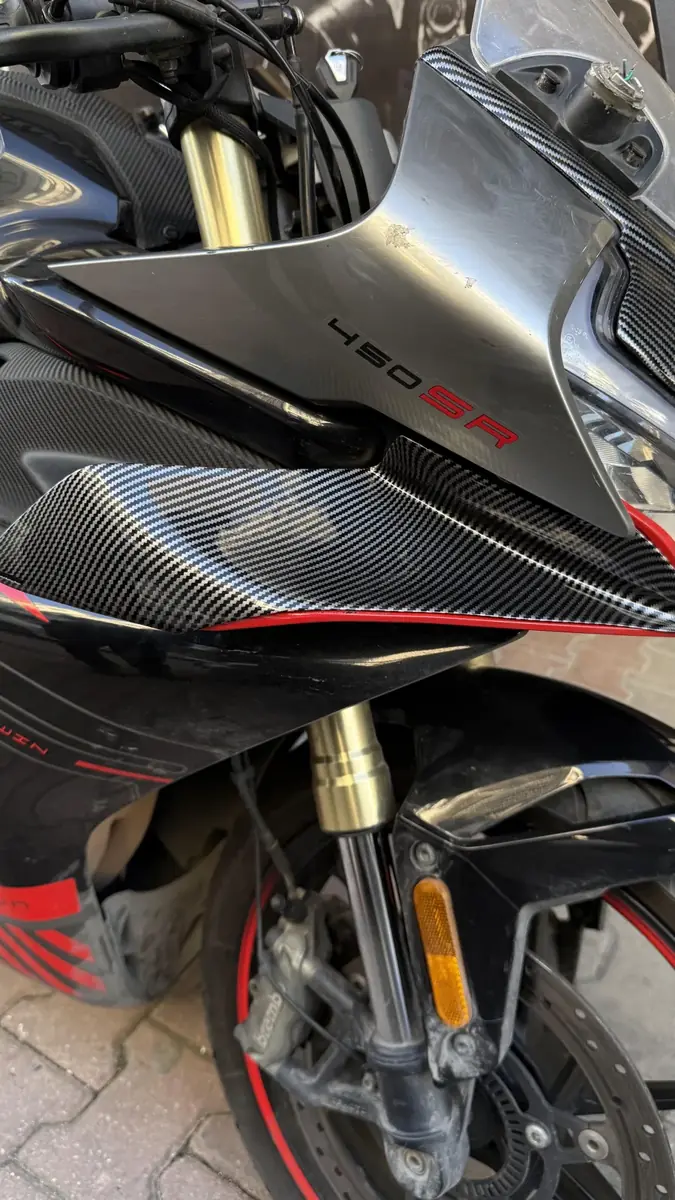 Cfmoto 450sr sag sol kanat üzeri karbon desen kapak - ek görsel