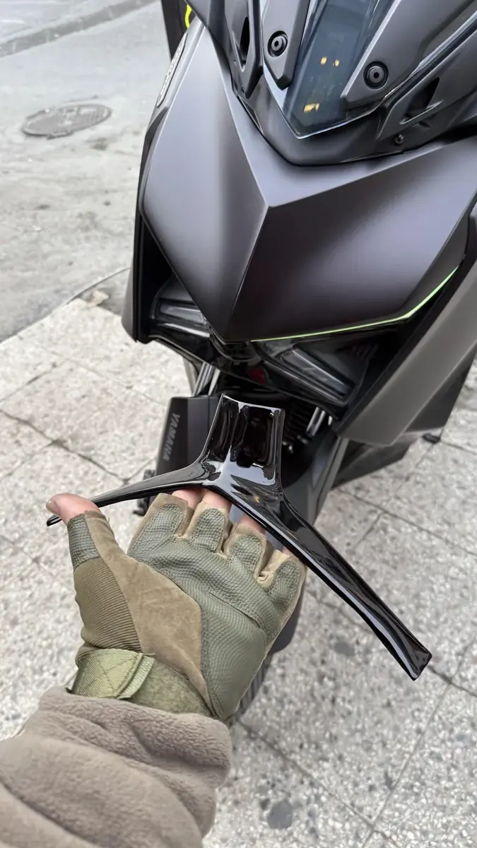 Xmax ön far altı winglet piano black (parlak siyah) kapak 2024-2026 - ek görsel