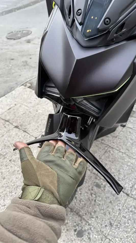 Xmax ön far altı winglet piano black (parlak siyah) kapak 2024-2026