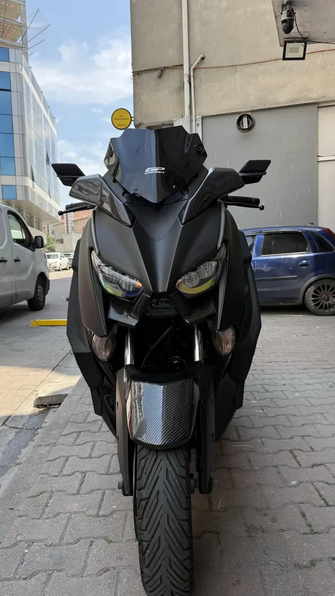 XMAX Karbon Desen Kapak Seti 2'li — Sağ Sol Kulak + Far Altı Kaş (2018-2023) - ek görsel