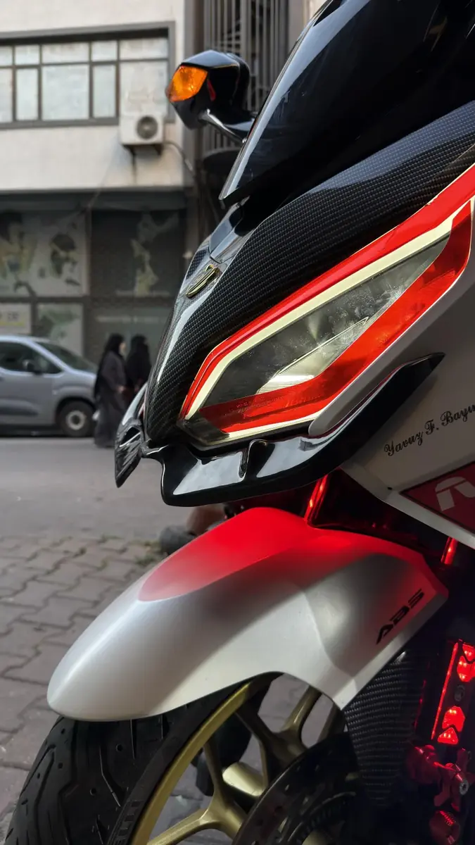 Forza Karbon Desen Kapak Seti 5'li — Ön Çamurluk + Far Üstü + Varyatör + Egzoz + Piano Black Far Altı Winglet (2023-2026) - ek görsel