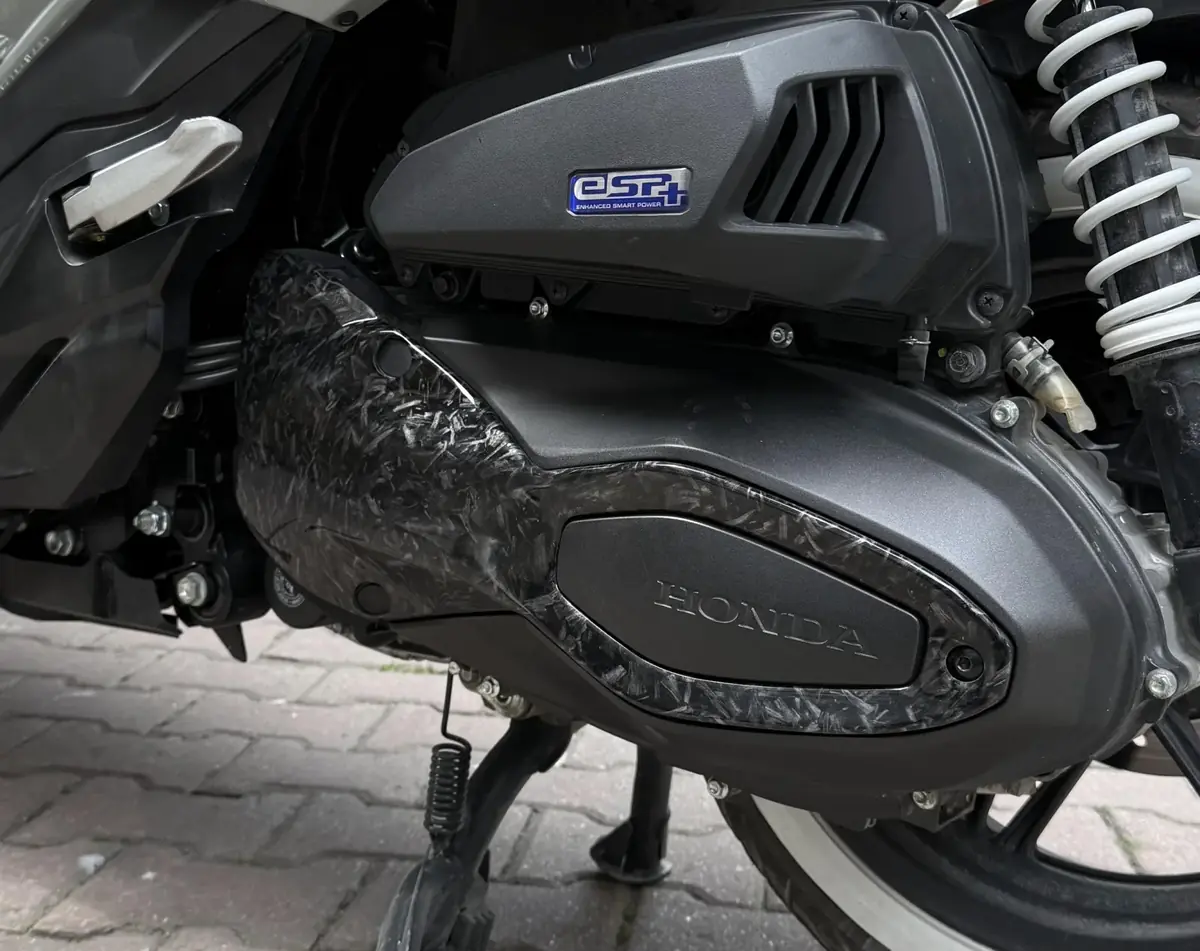 Forza Forget Desen Kapak Seti 5'li — Ön Çamurluk + Far Üstü + Varyatör + Egzoz + Piano Black Far Altı Winglet (2023-2026) - ek görsel