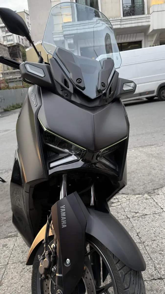 Xmax ön far altı winglet piano black (parlak siyah) kapak 2024-2026